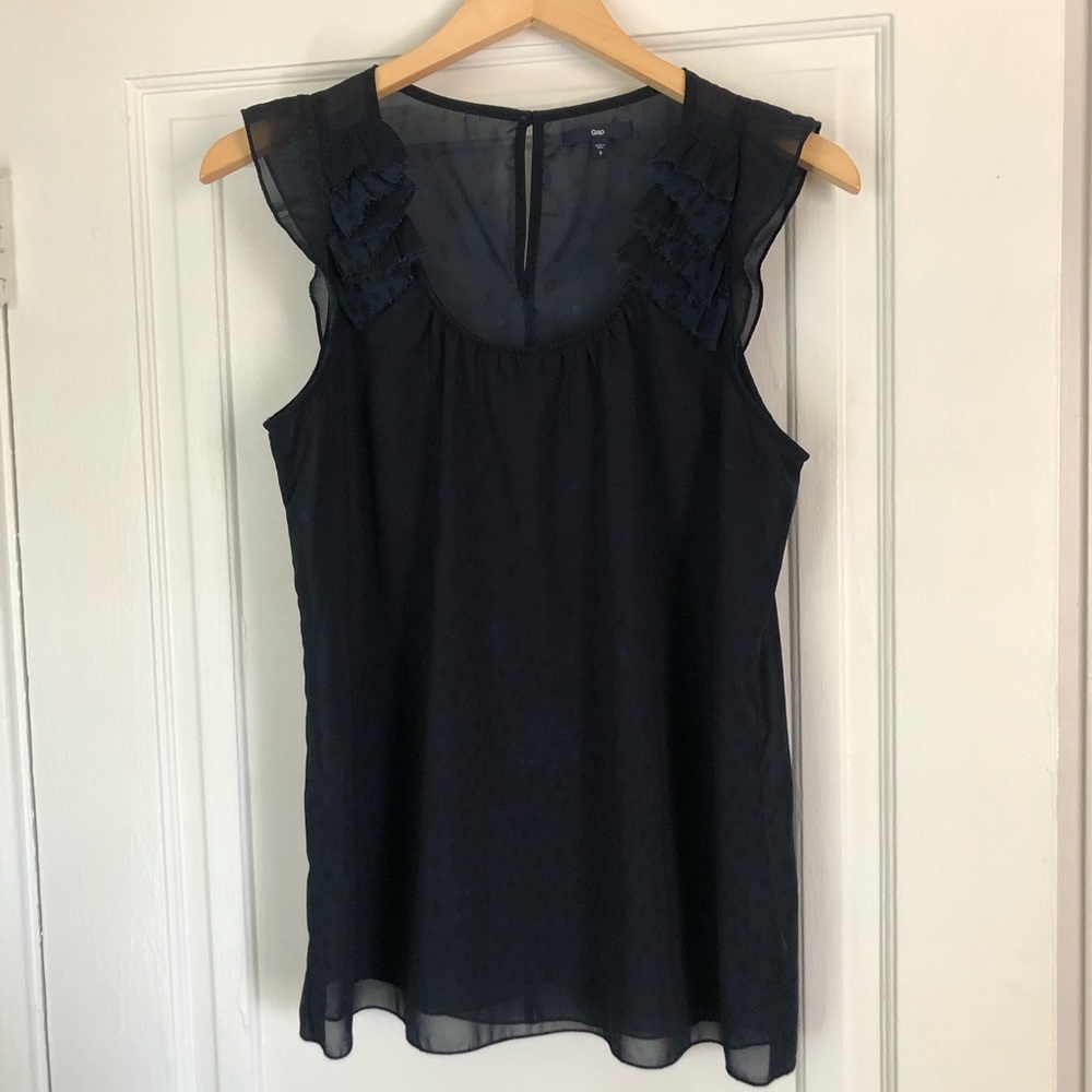 GAP. Ruffle detail tank top blouse. Small